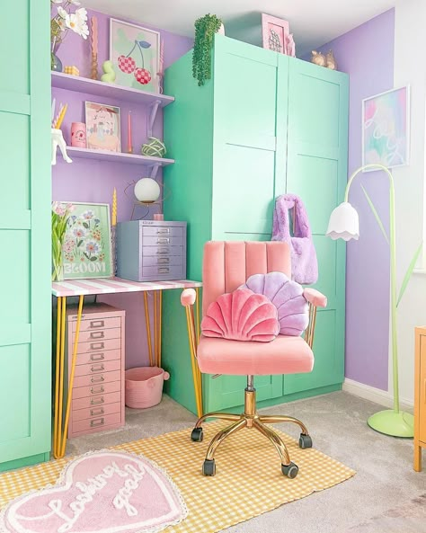 Happy Wednesday! 💗🌷 My little desk was desperate for some practical storage for all of my crafty bits & when I saw these drawers I fell… | Instagram Pastel Maximalist Decor, Pastel Bedroom, Colorful House, Pastel Home Decor, Pastel Home, Pastel House, Dopamine Decor, Pastel Room, Home Office Chairs