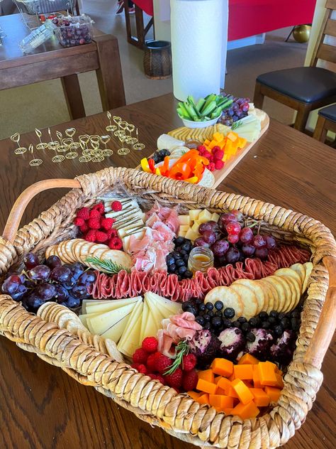 Charcuterie Basket, Woven Trays, Charcuterie Inspiration, Charcuterie Boards, Wedding Board, Charcuterie Board, Picnic Basket, Dinner Party, Tray