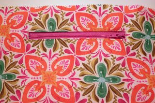 Zipper Pocket Tutorial, Pocket Tutorial, Zipper Tutorial, Cough Medicine, Purse Tutorial, Diy Projects To Try, Sewing Bag, Pin Cushions, Sewing Hacks