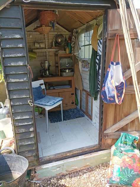 Shed upcycle Shed Upcycle, Allotment Shed Interior Ideas, Upcycled Allotment Ideas, Allotment Shed Interiors, Mini She Shed, Allotment Shed Ideas, Small She Shed Interiors, Office Sheds Backyard, Allotment Ideas Inspiration