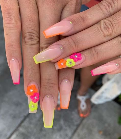 Neon Nail Designs, Neon Green Nails, Yellow Nail, Her Nails, Summer Acrylic Nails, Neon Nails, Yellow Nails, Fabulous Nails, Coffin Nails Designs