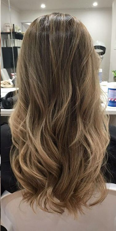 Curled Ends Hair, Soft Curls For Medium Hair, Loose Curls Medium Length Hair, Loose Curls Long Hair, Big Loose Curls, Curls For Medium Length Hair, Bridesmaid Hair Inspo, Curled Hairstyles For Medium Hair, Medium Length Curls