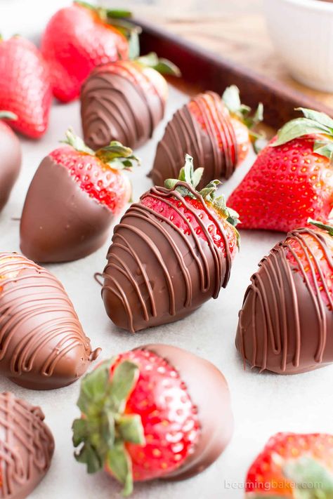 Chocolate Dipped Strawberries Recipe (V, GF) Strawberry Recipes Vegan, Chocolate Dipped Strawberries Recipe, Dipped Strawberries Recipe, Chocolate Covered Strawberries Ideas, Covered Strawberries Ideas, Strawberries Ideas, Chocolate Covered Strawberry Recipe, Cranberry Brie, Strawberries Chocolate