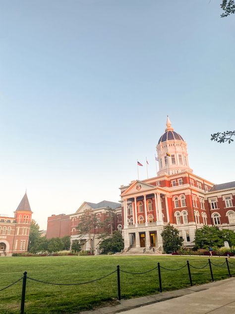 jesse hall at the university of missouri mizzou University Of Missouri Columbia, Mizzou Aesthetic, Missouri Aesthetic, Mizzou Campus, Mizzou Dorm, Academic Victim, Jesse Hall, Missouri University, Tennessee College