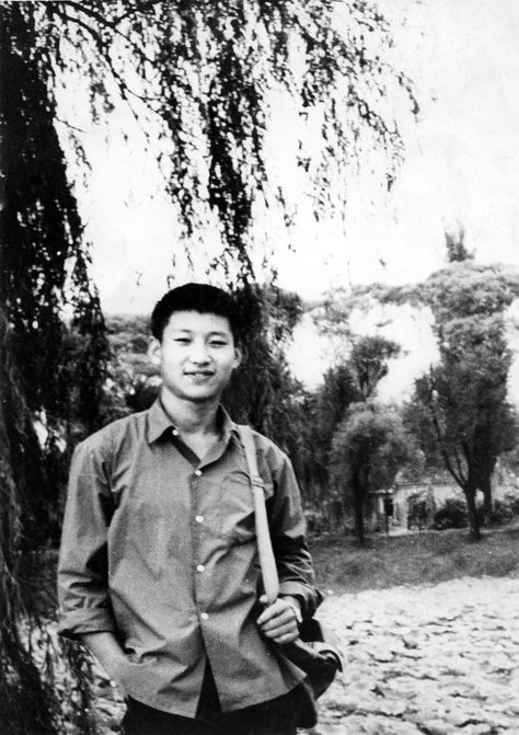 Cultural Revolution Shaped Xi Jinping, From Schoolboy to Survivor - The New York Times Cultural Revolution, Xi Jinping, Chinese History, Cultural Architecture, History Pictures, China Art, World Leaders, Early Years, Ny Times