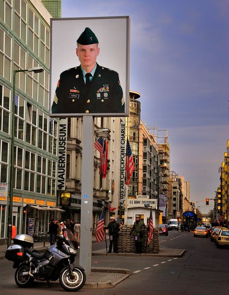 Checkpoint Charlie Berlin Checkpoint Charlie, Times Square, Berlin, Travel