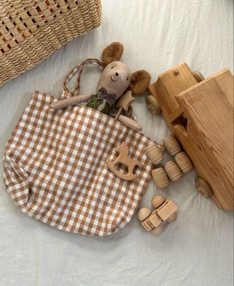 Wooden toys, cottagecore, aesthetic, inspo, details 🪟🐴🕯️ Wooden Toys Aesthetic, Toys Aesthetic, Cottagecore Baby, Beige Kids, Crunchy Mom, Crunchy Moms, Wooden Baby Toys, Cottagecore Aesthetic, Beige Aesthetic