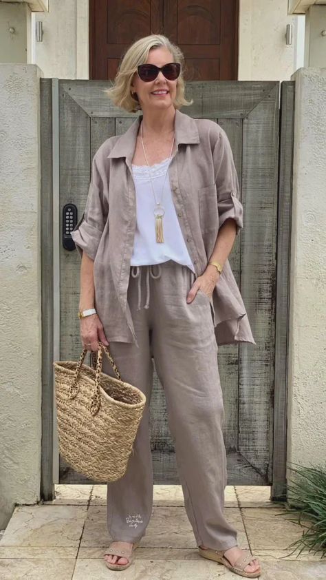 2024 Best Selling Older Woman Outfit, Half Sleeve Shirt, Cool Summer Outfits, Half Sleeve Shirts, Womens Business Casual, Linen Casual, Loose Shirts, Casual Tank Tops, Style Boho