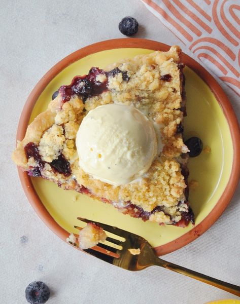 Peach Blueberry Pie with Crumble | Lucia Paula Peach Blueberry Pie, Blueberry Crumb Bars, Fruits Desserts, Blueberry Pie Bars, Foolproof Recipes, Cheesecake Bar, Blueberry Crumble Bars, Bar Desserts, Crumb Bars