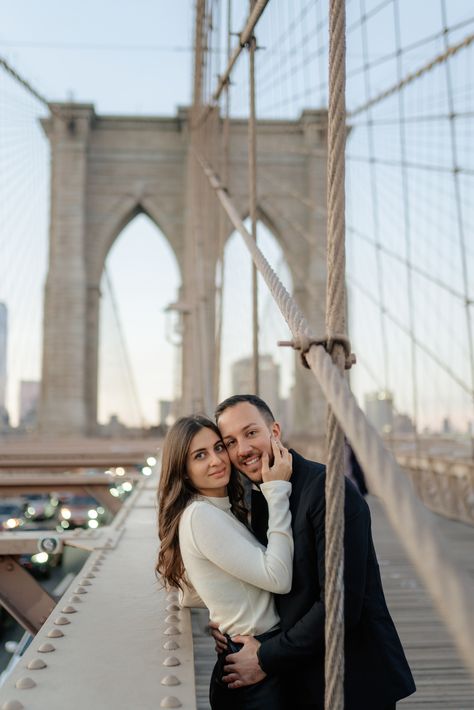 Brooklyn Bridge Picture Ideas Couple, Brooklyn Bridge Couple Pictures, New York City Couple Pictures, New York City Couples Photoshoot, Nyc Photoshoot Ideas Couple, New York Engagement Shoot, New York Couple Photoshoot, New York City Engagement Photos, New York Couple Pictures