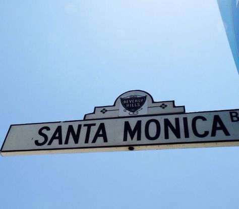 Beverly Hills Sign, Santa Monica Blvd, Luxury Life, Santa Monica, Old Money, Life Is Beautiful, Beverly Hills, The Good Place, Fashion Accessories