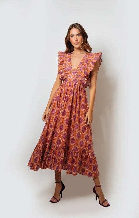 KLEID Keeps Our Eyes Entertained In This Show-Stopping Collection Indian Silk Dresses, Frock Patterns, Simple Kurti Designs, Fancy Blouses, Fancy Blouse Designs, Victoria Dress, Indian Cotton, Ruffled Sleeves, Western Dresses