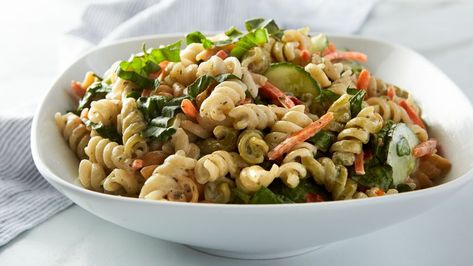 Grilling tonight? Add a veggie-rich 15-minute pasta salad that gets its start from a Suddenly Salad® mix. Betty Crocker Pasta Salad, Pasta Salad With Spinach, Suddenly Salad, Classic Pasta Salad, Layered Salad Recipes, Vegan Steak, Ranch Pasta Salad, Betty Crocker Recipes, Ranch Pasta