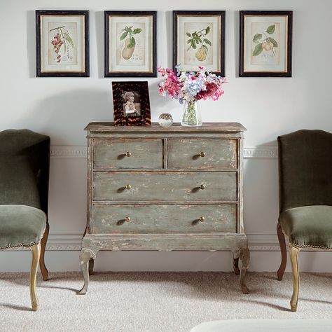 Antique style Chest of Drawers that will sit proudly in any room of your home, instantly creating a focal point. The aged finish with a gentle blue wash and brass handles add to its charm, whilst the versatile 4 drawer design offers more useful storage. Nancy Lancaster, English Country House Style, 7 Design, Urban Interiors, Green Shades, Design Rules, Chests Of Drawers, Traditional Bedroom, English Country House