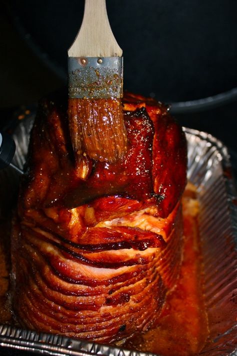 Spiral Sliced Ham, Spiral Ham, Grilled Ham, Holiday Ham, Ham Recipe, Christmas Ham, Traeger Recipes, Pork Ham, Sliced Ham