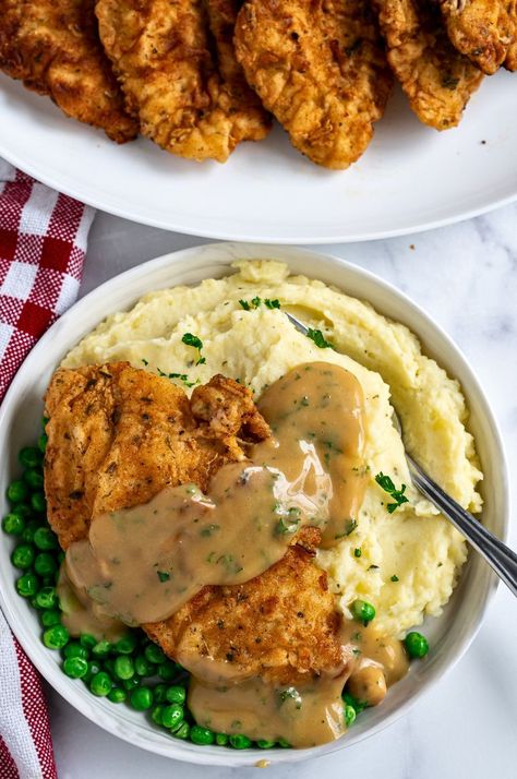 Effortless Southern Fried Chicken: Fast Prep, Easy Cooking – Tastilly Chicken Thigh Fried, Cajun Fried Chicken, Fried Chicken Thighs, Pb2 Recipes, Dinner Recepies, Oven Fried Chicken Recipes, Fried Chicken Recipe Southern, Recipes Oven, Chicken Tender