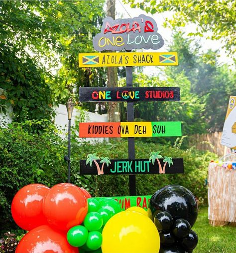 Jamaica Theme Party Decorations, Reggae Theme Party Decoration, Jamaica Party Decorations, Dancehall Party Decor, Rasta Party Ideas, Jamaican Theme Party, One Love Birthday Theme, Jamaican Party Decorations, Jamaican Garden