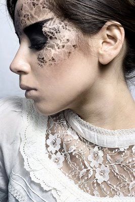 Lace, lace, & more lace! Masquerade Makeup, Lace Makeup, High Fashion Makeup, Makeup Hacks Tutorials, Avant Garde Makeup, Last Minute Halloween Costumes, Fx Makeup, Make Up Inspiration, Makeup Artistry