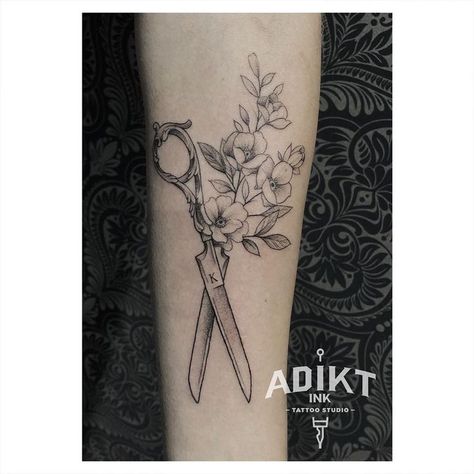 Fineline scissors ✂️ Tattoo ... | Hairdresser tattoos, Sewing tattoos, Scissors tattoo Sissor Tattoo, Hair Scissor Tattoos, Cosmetologist Tattoo, Tattoo Lavender, Hairdresser Tattoos, Hairstylist Tattoos, Sewing Tattoos, Flower Scissors, Barber Tattoo