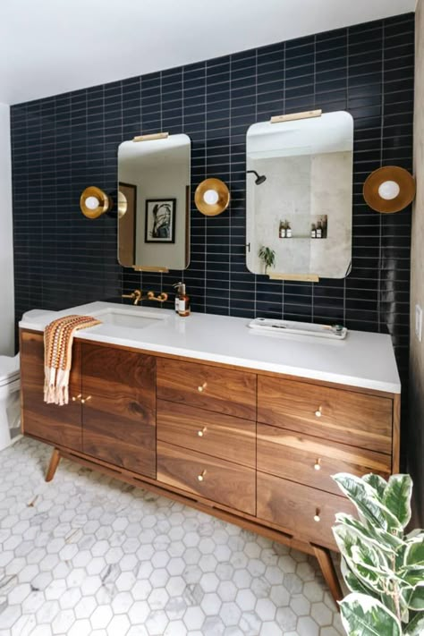 Mid Century Modern Bathroom, Split Level House, Primary Bathroom, Primary Bath, Bar Interior, Bad Design, Minimalist Bathroom, Bathroom Renos, Split Level