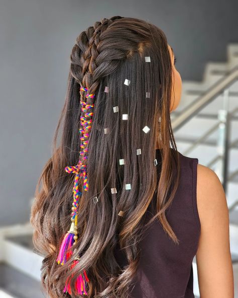 @janvi_makeup_art #hairstyleoftheday #navratri2019 #navratri2024 #navratrifestival #navratri2020 #Navratri #navratricollection #navratrihairstyle #navratrimakeuplook❤️ #navratrispecial #navratrichaniyacholi Hairstyles For Navratri, Navratri Hairstyles, Garba Dance, Makeup Morphe, Mehndi Designs Front Hand, Navratri Special, Makeup Hairstyle, Hairstyle Look, Creative Hairstyles