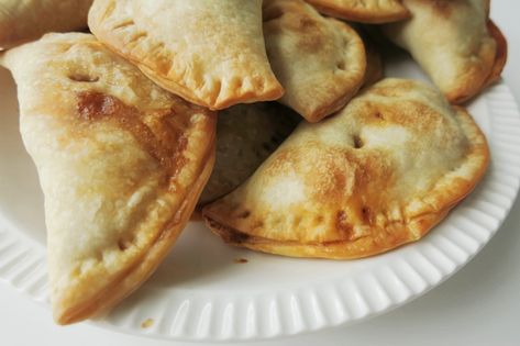 Irish Hand Pies?utm_source=12tomatoes Irish Hand Pies, Central American Food, Irish Foods, Hand Pies Savory, Mysterious Things, Irish Cooking, Irish Dishes, Frozen Pie Crust, Cornish Pasties