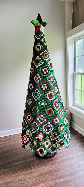 Ravelry: Granny Square Christmas Tree pattern by Patricia Wilson