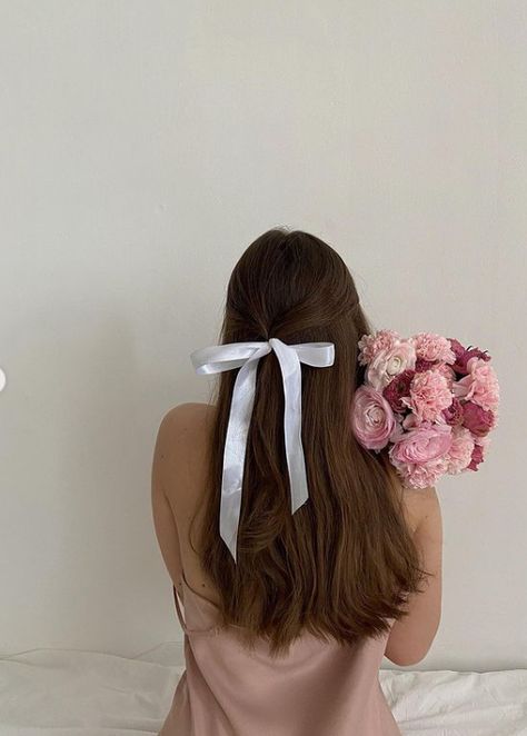 White Bow In Hair Aesthetic, Royalcore Fashion, Sarcoline Aesthetic, Aesthetic Royalcore, Corset Aesthetic, Aesthetic Corset, Dreamy Outfits, Hair Bows For Women, Ribbon Ponytail