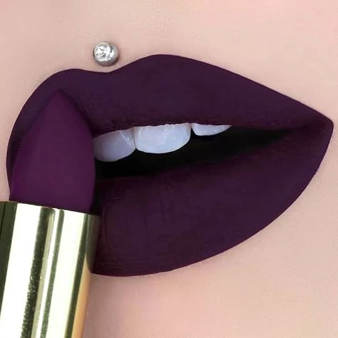 Dark purple lipstick colour of summer Dark Purple Lipstick, Maquillage Kylie Jenner, Winter Lip Color, Lipstick Colour, Lipstick Tattoos, Lip Art Makeup, Lipstick Designs, Lipstick Kit, Batons Matte