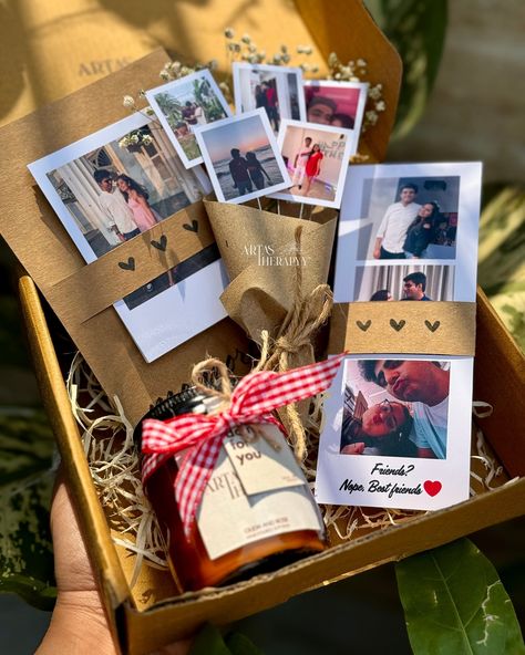 best seller by Artastherapyy!🤍💌🥰✨ Our best seller, the ‘Mini Love Box,’ is the perfect gift option for your special someone. Customise it with your pictures for the most heartfelt gift ever! 🎀✨ Comment below “interested” and we’ll send you the product links for the items 💖 💌 dm to know more details | artastherapyy.com ✨follow @artastherapyy for more✨ . . . . . . [ handmade gifts, handmade, handmade card, valentines card, love, love gifts, aesthetic card, photo bouquet, handmade bouquet, ... Valentines Hamper Ideas For Her, Gift Ideas With Polaroid Pictures, Valentines Gifts With Pictures, Valentine Hampers Ideas For Him, Valentines Gift Hampers, Cute Hamper Gift Ideas, Gift For Seniors Farewell, Diy Gift Box For Boyfriend Valentine Ideas, Farewell Handmade Gifts