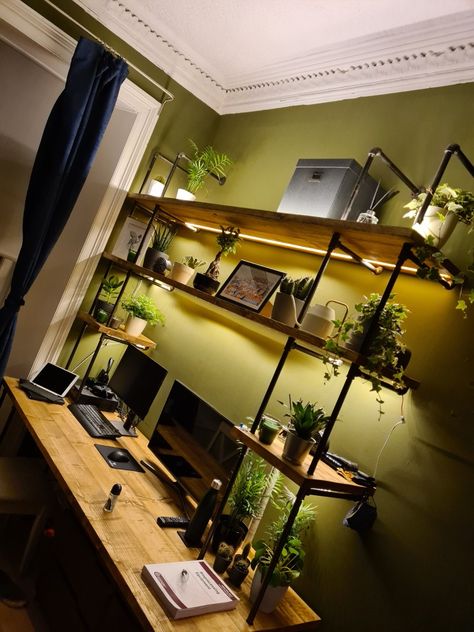 Industrial Home Offices, Office Desk Designs, Noi That, Home Studio Setup, Casa Vintage, Bedroom Setup, Home Office Ideas, Home Office Setup, Industrial House