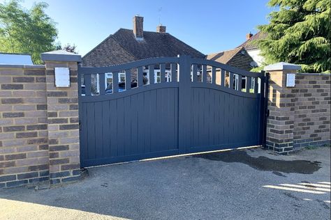 Driveway Gate Double Aluminium Swing with Curved Top with Mixed infill. Zero Maintenance. | Barriers Direct Privacy Driveway Gate, Privacy Driveway, Entrance Gates Driveway, Aluminum Driveway Gates, Gate Automation, Bell Curve, Aluminium Gates, Security Gates, Double Gate