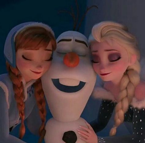 Is it wrong that I wish I was Olaf at this moment? lol XD Adventure Songs, Josh Gad, Olaf's Frozen Adventure, Frozen Wallpaper, Cold Heart, Idina Menzel, Frozen Disney Movie, Frozen Elsa And Anna, Animation Studios