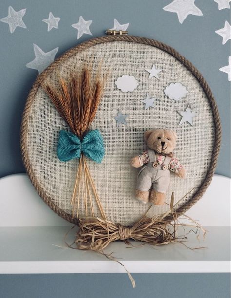 Door Ornament, Baby Deco, Embroidery Hoop Crafts, Baby Door, Hand Embroidery Videos, Baby Embroidery, Handwork Embroidery Design, Hand Embroidery Art, Baby Diy