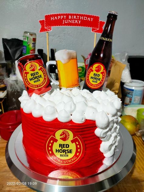 Beer Cake Design, Birthday Cake Beer, Beer Bottle Cake, Printable Topper, Birthday Cake For Boyfriend, Cake For Boyfriend, Bottle Cake, Horse Cake, Beer Cake