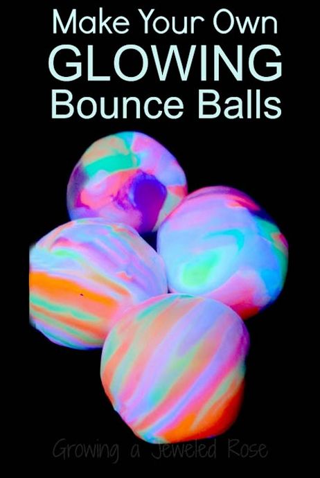 SO COOL: Homemade {Rainbow} Glowing Bouncy Balls This would be something really fun to do with the older ones in the center. Oshc Activities, Bouncing Balls, Diy Crafts For Teens, Activities For Girls, Bouncy Balls, Events Ideas, Crafts For Boys, Crafts Kids, Flower Diy