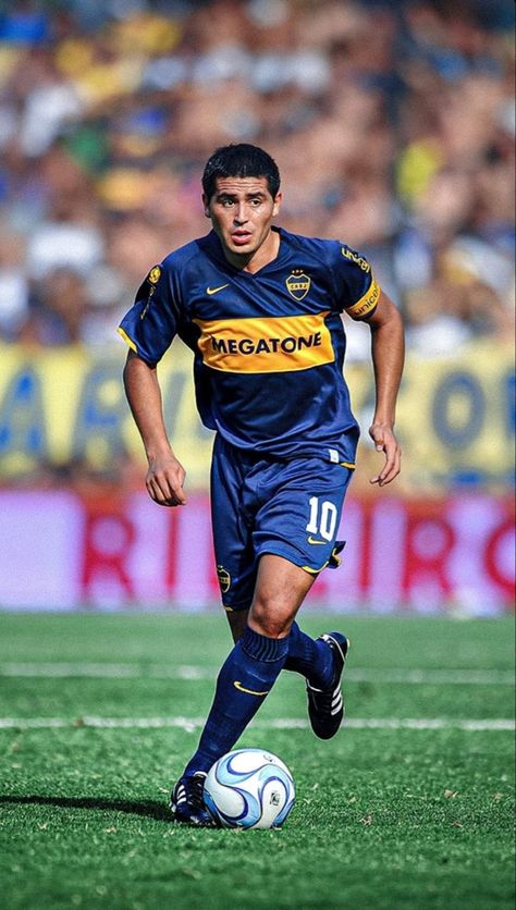 Riquelme Wallpaper, Neymar Barcelona, Football Players Photos, Romans 3, Messi And Neymar, Football Players Images, Richie Rich, Leonel Messi, Retro Sport