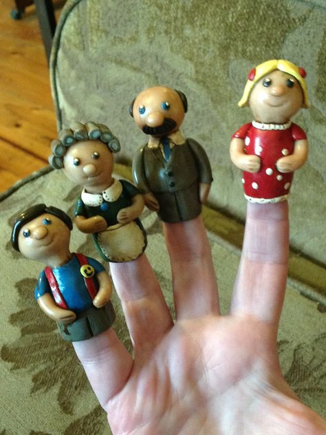 Polymer clay finger puppets by Lydia Quayle Puppet Theaters, Puppet Making, Puppet Theater, Felting Tutorials, Art Theme, Papel Mache, Book Art Diy, Finger Puppets, Ceramic Design