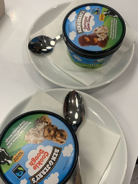 Ben And Jerrys Ice Cream Cookie Dough, Ben And Jerrys Ice Cream Aesthetic, Ben Jerrys Ice Cream, Ice Cream With Friends, Things To Fo, Tub Of Ice Cream, Ice Cream Tub, Ice Cream Tubs, Cookie Dough Ice Cream