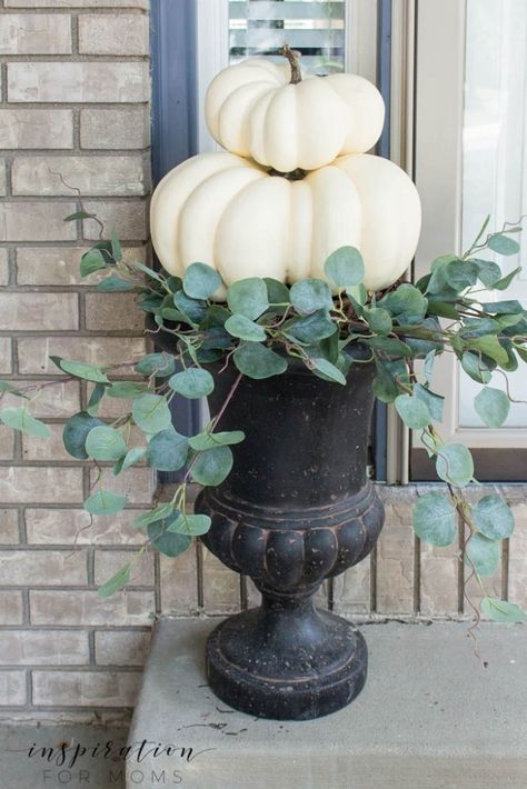 Fall Pumpkin Topiary, Modern Fall Decor, Fall Pumpkin Decor, Pumpkin Topiary, Easy Fall Decor, Fall Decor Inspiration, Fall Planters, Dekor Diy, Fall Front Porch Decor