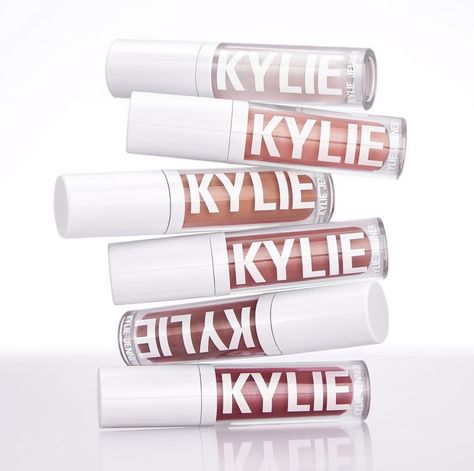 Kylie Jenner Lip Gloss, Oil Lipstick, Kylie Makeup, Kylie Jenner Lips, Lip Gloss Cosmetics, Kylie Cosmetic, Bare Lip, Plumping Lip Gloss, Lip Glosses