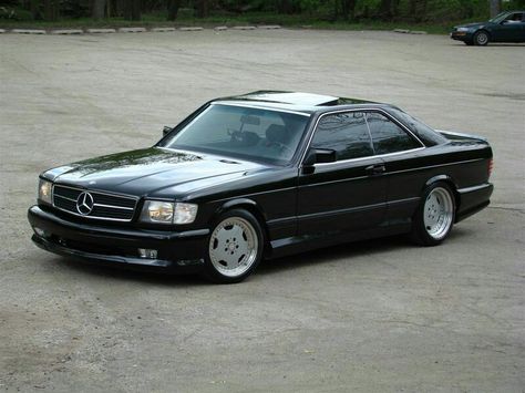 Mercedes 560 SEC Retro Mercedes, Mercedes Classic Cars, Benz Coupe, Mercedes Sec, 560 Sec, Black Mercedes, Mercedes 500, Mercedes W126, Mercedes Benz 500