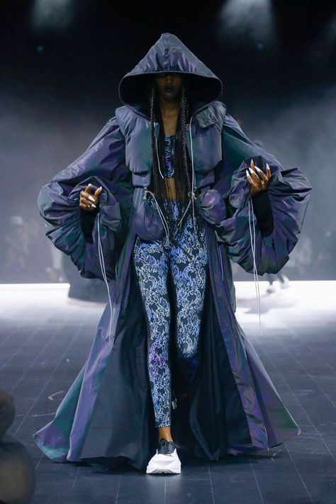 Futuristic Hat, Pret A Porter Fashion, Big Jacket Outfits, Intergalactic Fashion, Futurism Fashion, June Ambrose, Sci Fi Clothing, Dystopian Fashion, Nyfw Runway