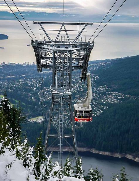 Travel from fall to winter on the Grouse Mountain Skyride in North Vancouver #Skyride #GrouseMountain #NorthVancouver #winter Grouse Mountain Vancouver, Backpacking Canada, Newfoundland Travel, Sky Ride, Visit Vancouver, Amalfi Coast Travel, Grouse Mountain, Vancouver City, Snow Holiday