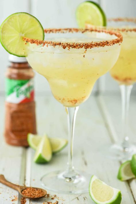 Tajin Margarita, Agave Margarita Recipe, Cranberry Mimosa Recipe, Best Tequila Drinks, Fresh Margarita Recipe, Agave Margarita, Spicy Margarita Recipe, Tajin Recipes, Cranberry Mimosa