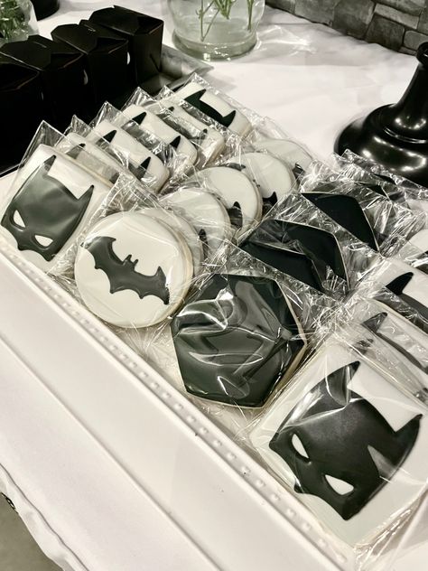 Batman Theme Wedding, Batman 2nd Birthday Party, Batman 5th Birthday Party, Batman Sweet 16, Batman Quinceanera, Adult Batman Party, Batman Birthday Ideas, Batman Wedding Theme, Batman Cookies