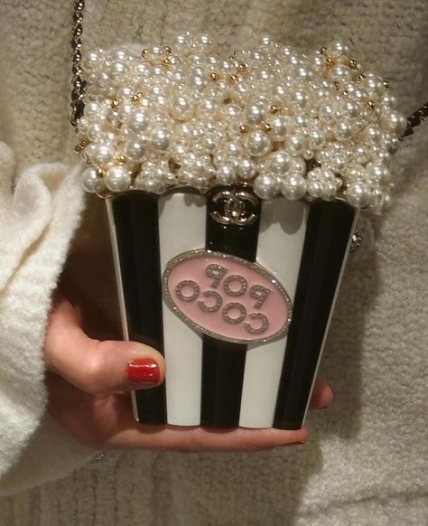 #ChanelPopcorn anyone? 🤩 📸 @mernazita #chanelbag #popcornbag #chanelclutch #chanelcollector #chanelminaudiere #chaneleveningclutch #dubai #uae #doha #qatar #kuwait #saudiarabia Coco Chanel Bags, Virtual Wishlist, Popcorn Bag, Chanel Clutch, Popcorn Bags, Denim Flowers, Chanel Accessories, Classy And Fabulous, Fall Collection