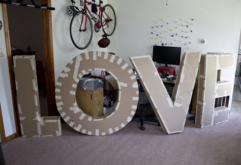 Large Paper Mache Letters Large Cardboard Letters, Cardboard Paper Mache, Diy Paper Mache, Giant Letters, Cardboard Letters, Paper Mache Letters, Deco Champetre, Christmas Float, Diy Letters