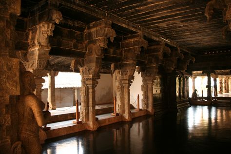 Padmanabhapuram Palace. Palace Photoshoot, Padmanabhapuram Palace, Indian Palaces, Hindu Architecture, Indian Palace, City Palace Jaipur, Ancient Technology, Tanjore Painting, Castle In The Sky