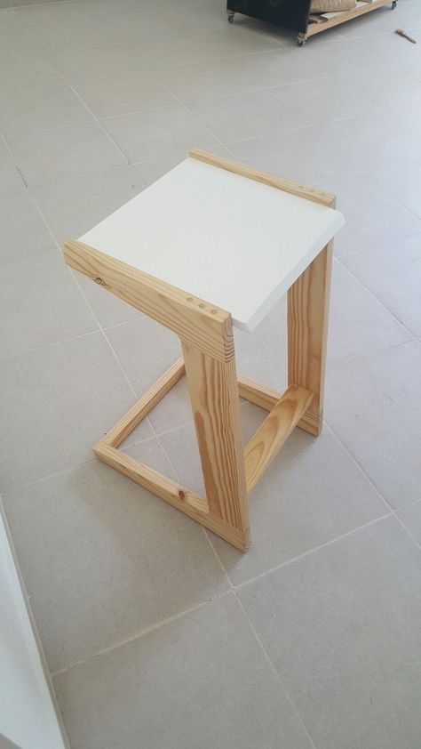 Plywood Side Table, Americana Wall Decor, Woodworking Projects For Beginners, Couch Table, Wood Stool, Beginner Woodworking Projects, Diy Wood Projects Furniture, Decorative Panels, Easy Woodworking Projects